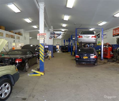 Manchester Commercial Garage Space. . Automotive shop for rent